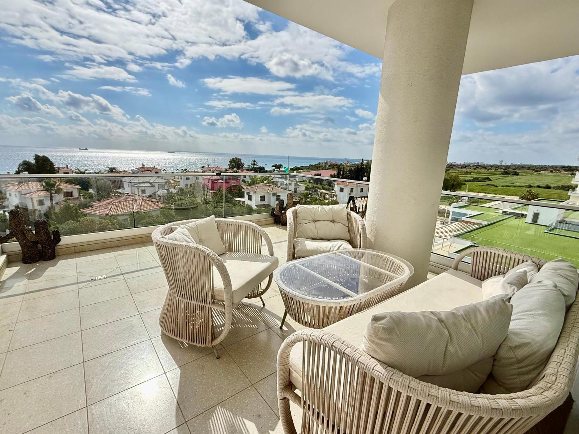 Sea View Suites By The Coast Famagusta  Esterno foto