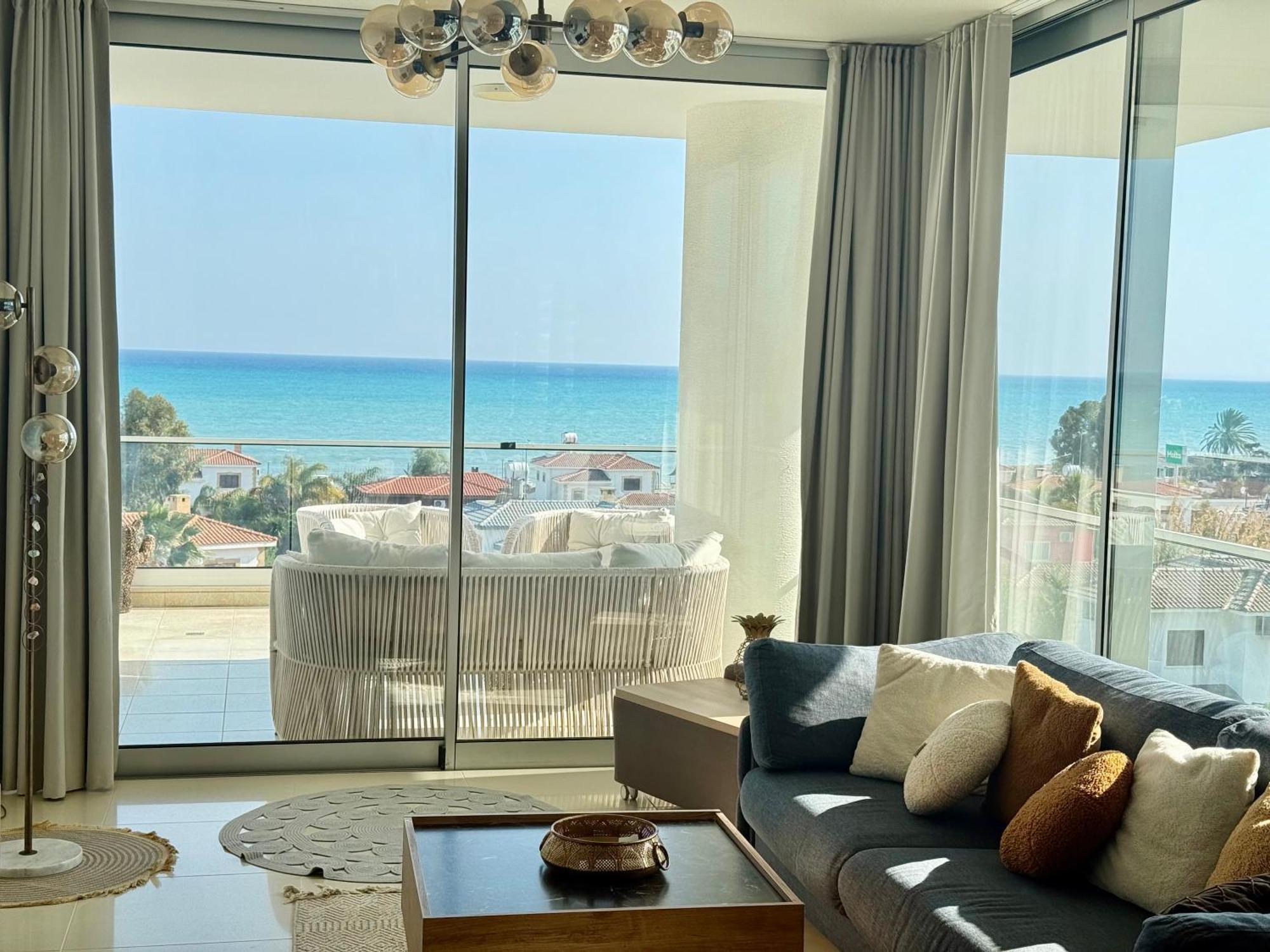 Sea View Suites By The Coast Famagusta  Esterno foto